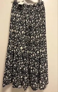 【タグ付き新品】Lugnoncure マジョリカプリーツ花柄スカート
