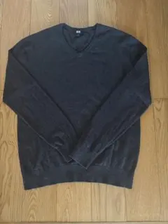 UNIQLO ダークグレー Vネックセーター M