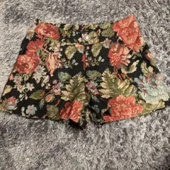 One Way フローラルショートパンツ