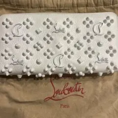 Christian Louboutin 長財布 ホワイト スタッズ　パネトーネ