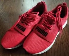 PUMA スニーカー