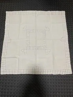 北欧　ヴィンテージ　レース模様テーブルクロス 92㎝×90㎝