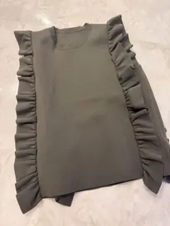 美品 EGLANTINE（エグランティーヌ）フリルノースリーブニット