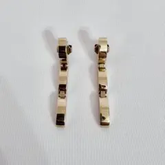 Calvin Klein Wavy ウェイヴィー ゴールド スモール ピアスのサムネイル
