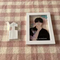 INI museum フレームスタンド 藤牧京介