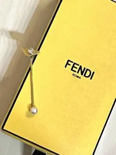 【セール中】FENDI モンスターピアス　ゴールド　パールのサムネイル