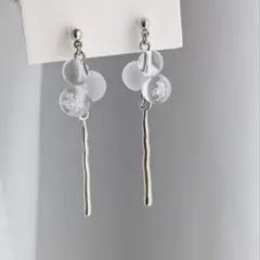 ハンドメイド イヤリング ピアス 軽い 透明 クリア しずく シルバー バブル