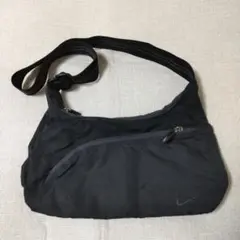 NIKE ボディバッグ　ブラック