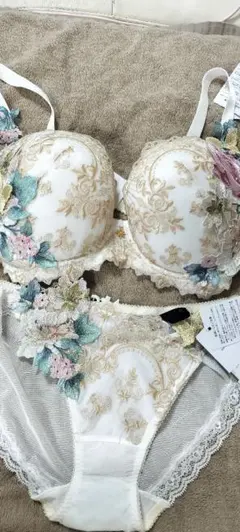 2025年最新】サルート店舗限定の人気アイテム - メルカリ