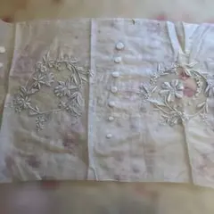 フランスアンティークの刺繍生地