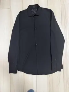 ブラック長袖シャツ