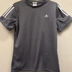adidas グレー ショートスリーブ Tシャツ