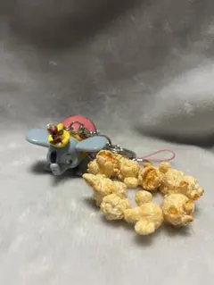 ダンボ　ポップコーンバケット　キーチェーン　ストラップ　ディズニーランドのサムネイル