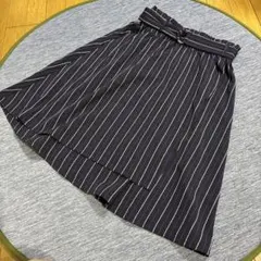 NICE CLAUP ストライプ柄 フレアスカート ベルト付きのサムネイル