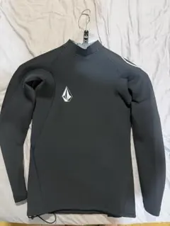 ISSA　VOLCOM 　長袖タッパー　サイズXXL　1٠5㎜　ノンジップ ISSA様専用 VOLCOM 長袖タッパー サイズXXL 1٠5㎜ ノンジップ - メルカリ