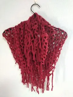 赤い網目編みスヌード フリンジ付き