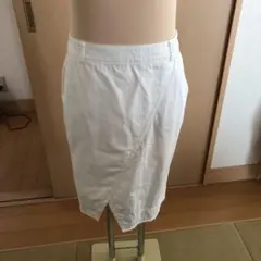 フレームワーク白40スカートのサムネイル