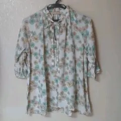 ユニクロ　ポールアンドジョーコラボブラウス