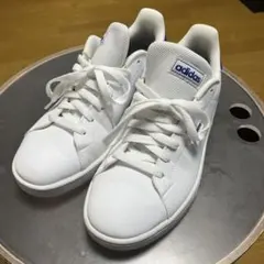 adidas スニーカー ホワイト ブルー 25.0cmのサムネイル