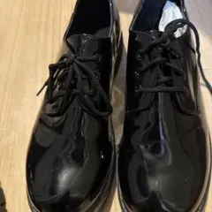 男女兼用で履けるブラックレザー ローファー