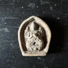 오래된 토기 접시로 부모님 집을 정리하세요