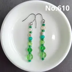 ハンドメイドイヤリング○水色ビーズ ノンホールピアス フープ 青