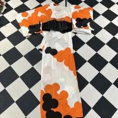 ゴフクヤサンオレンジと黒の模様の浴衣セット