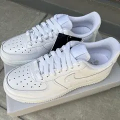 NIKE Air Force 1 ’07 SE 23.5cm ホワイト