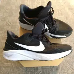 NIKE ナイキ スニーカー 24.5cm スターランナー4 　黒