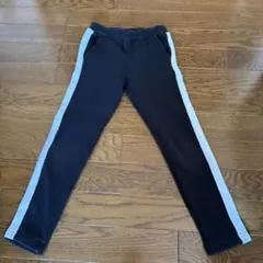 GU 120 裏起毛　黒のロングパンツ サイドストライプ付き