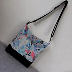 ショルダーバッグ　ブルー