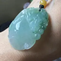 本翡翠、レア色合い金運蝙蝠&桃ネックレス