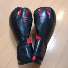 adidas HYBRID ボクシンググローブ 黒/赤