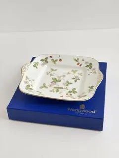 WEDGWOOD ワイルドストロベリー スクエアプレートのサムネイル
