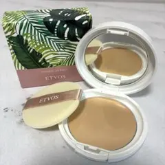 新品未使用　ETVOS エトヴォス ミネラルUVパクトⅢ 限定パッケージのサムネイル