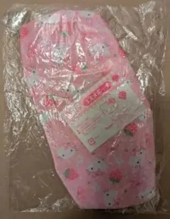 《ハローキティ》いちご柄のピンクポーチ