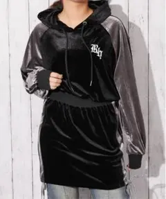 ベロアフードパーカーワンピ