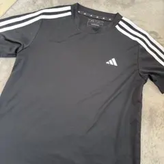 adidas スポーツ　サッカー　ランニング　Tシャツ