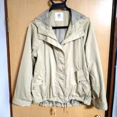 Lugnoncure 撥水フード付きベージュマウンテンパーカー