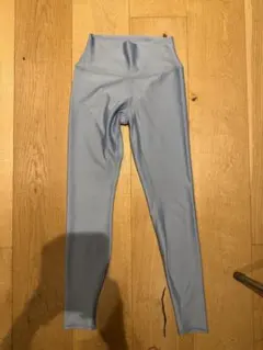 2026年最新】alo yoga レギンスの人気アイテム - メルカリ