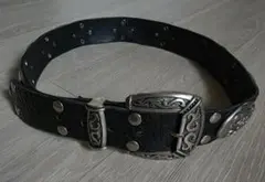 【新品/三線工房響】三線用 高級胴巻き ティーガー 黒牛革レザー巴紋入り 1点物 新品/三線工房響】三線用 高級胴巻き ティーガー 黒牛革レザー巴紋入り