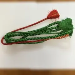 緑と赤の光沢帯締め 房付き