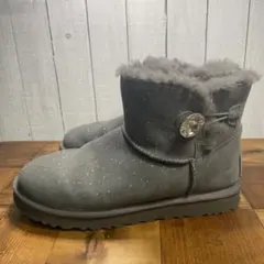 UGG ミニベイリーボタン ブリング コンステレーション