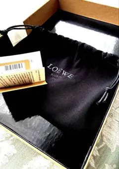 財布の空箱　アマソナカデナ LOEWE ギフト箱 保存袋 ギャランティーカードのサムネイル