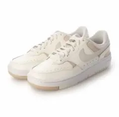 NIKE ナイキ　スニーカー　24.5