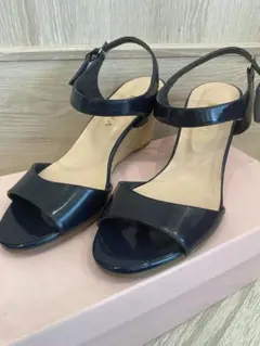 DIANA ダイアナ　エナメル　アンクルストラップサンダル