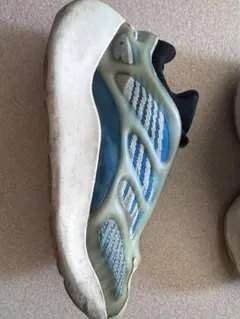 adidas yeezy boost 700 v3