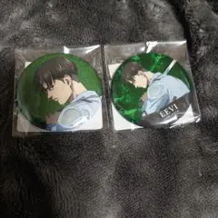 進撃の巨人 戦う背中 グリッター缶バッジ リヴァイ