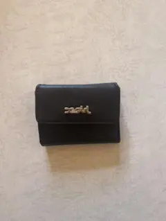 ブラックレザー三つ折り財布