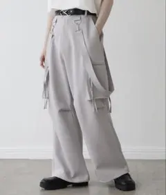 LILL ルーズシルエットハイウエストサスペンダーZIPポケットカーゴパンツのサムネイル
